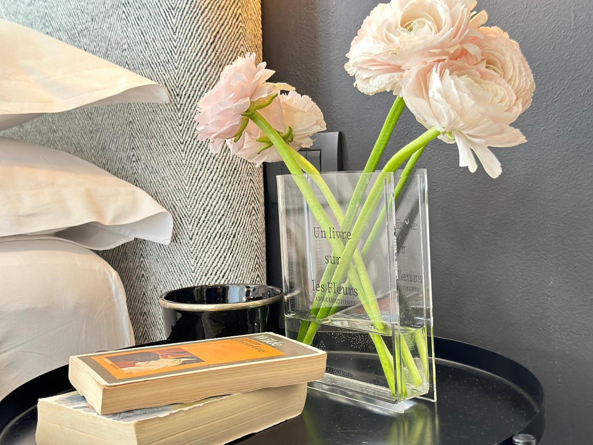 Lily Pads -Elegant Apartment- In The City Center ミラノ エクステリア 写真