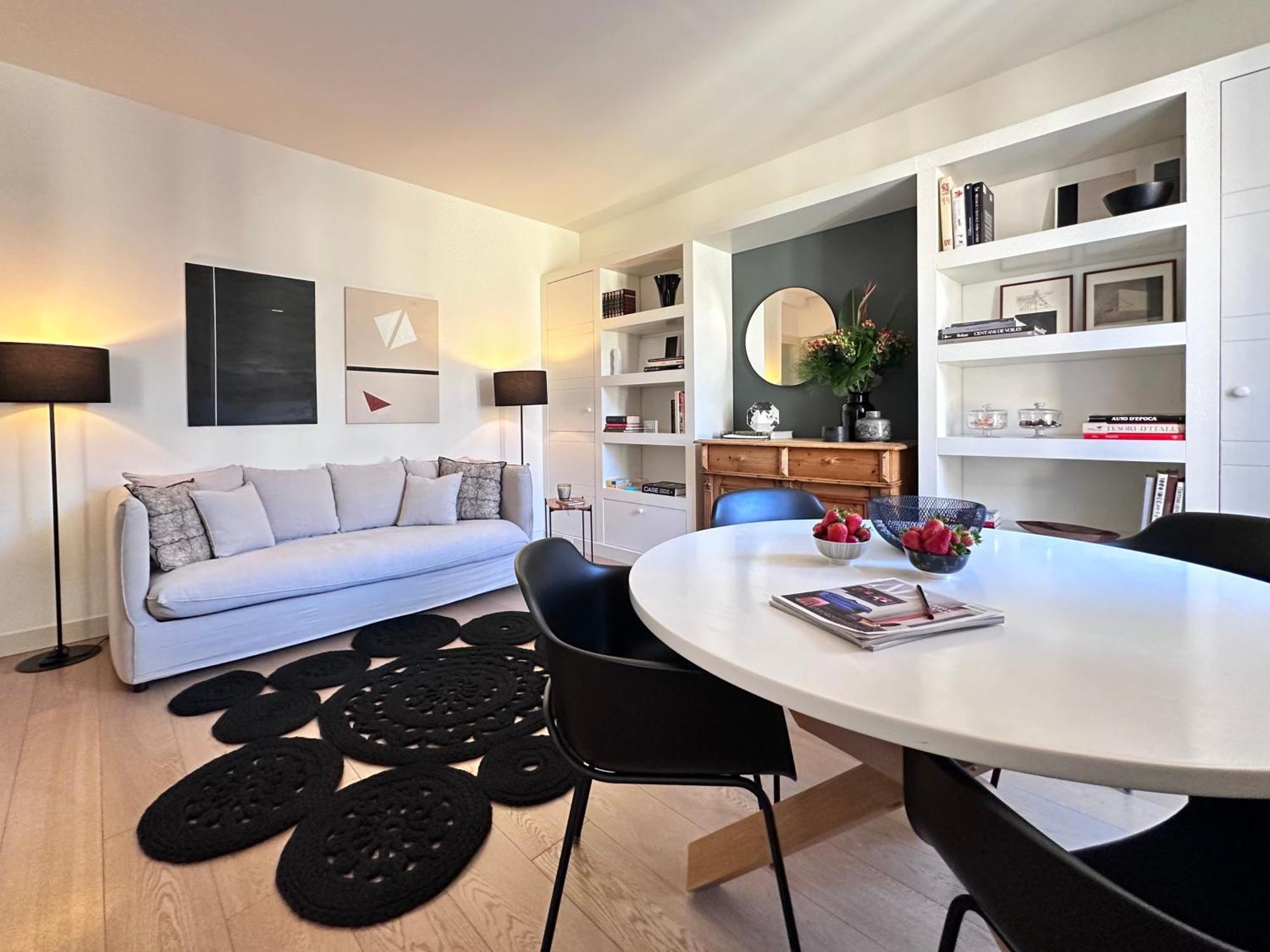 Lily Pads -Elegant Apartment- In The City Center ミラノ エクステリア 写真